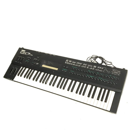YAMAHA DX7 II-FD DIGITAL PROGRAMMABLE ALGORITHM SYNTHESIZER ヤマハ シンセサイザー